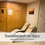 Urlaub Mit Bergblick Wandern Und Natur Geniessen Mit Sauna Im Haus Apartment